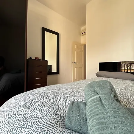 Homestay #1 Doble Con Bano Compartido Sevilla Deluxe Rosales Los Rosales (Seville)